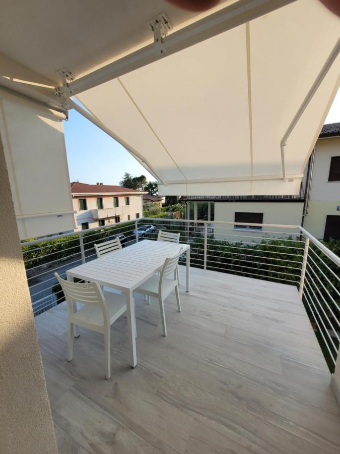 Garda View - Nuovo Appartamento Con Solarium Vista Lago Buitenkant foto